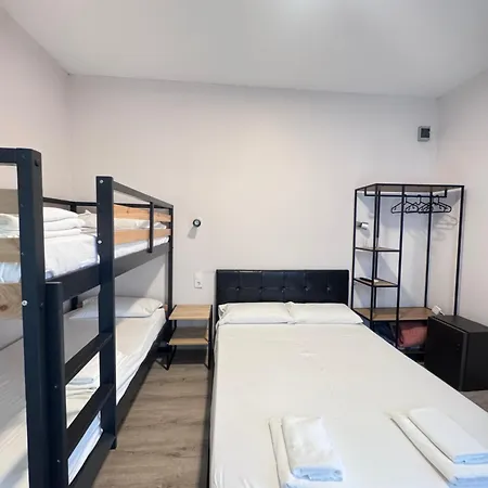 بيت ضيافة Colibri